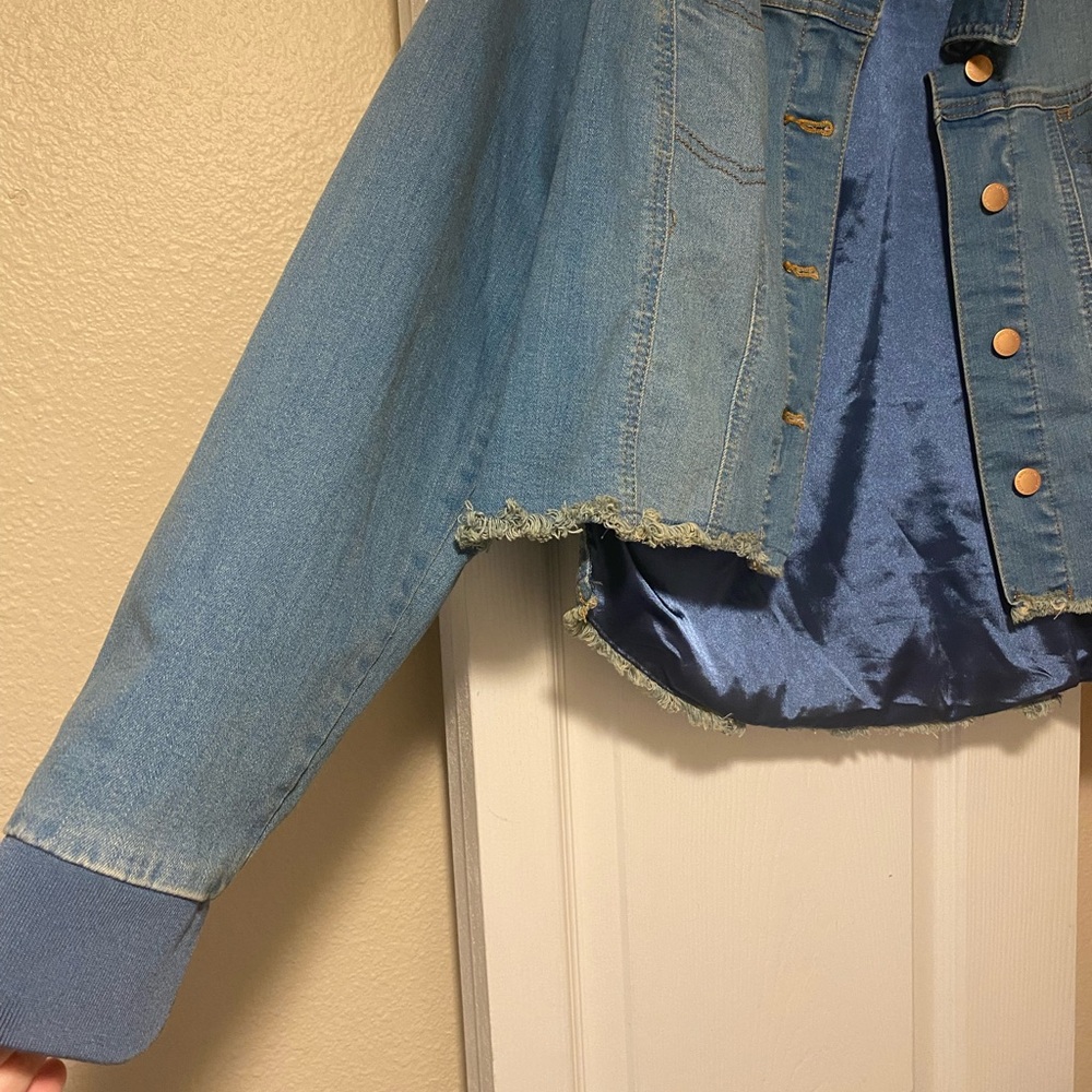 Universal Thread Jean jacket - Picture 2 of 7
